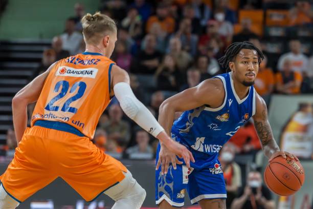 转会市场上 转会市场上