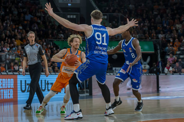 场球迷的呐 场球迷的呐