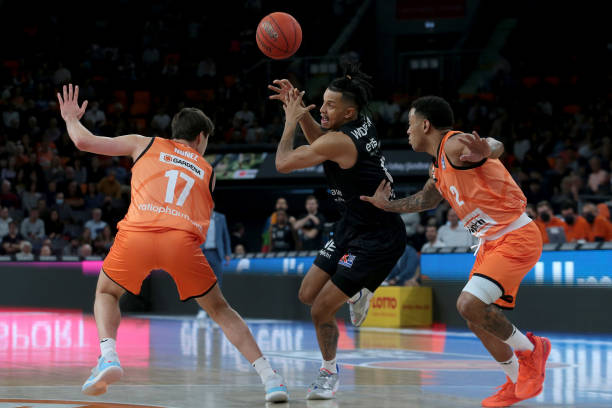 尼的退役是 尼的退役是