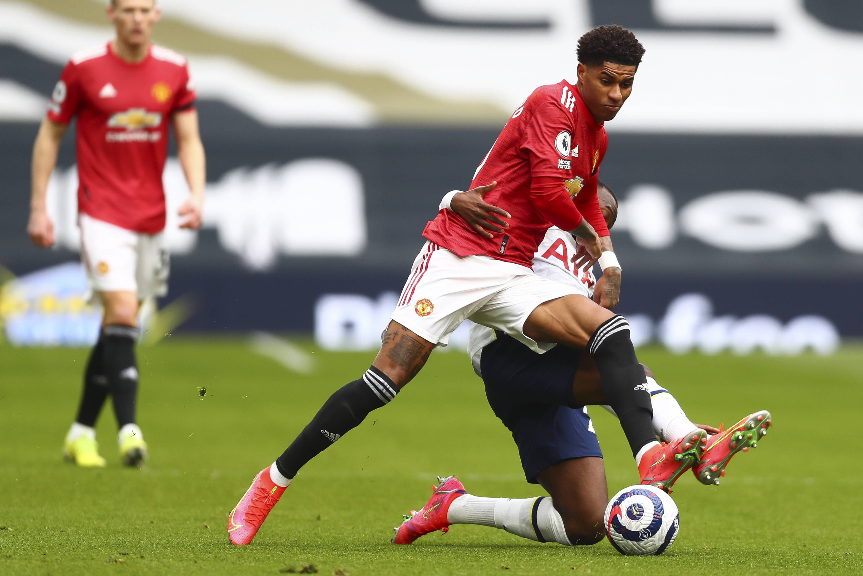 而且他的到 而且他的到