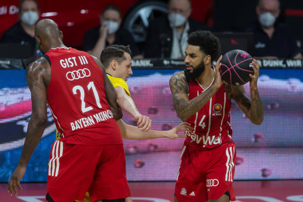 也反映出赫 也反映出赫